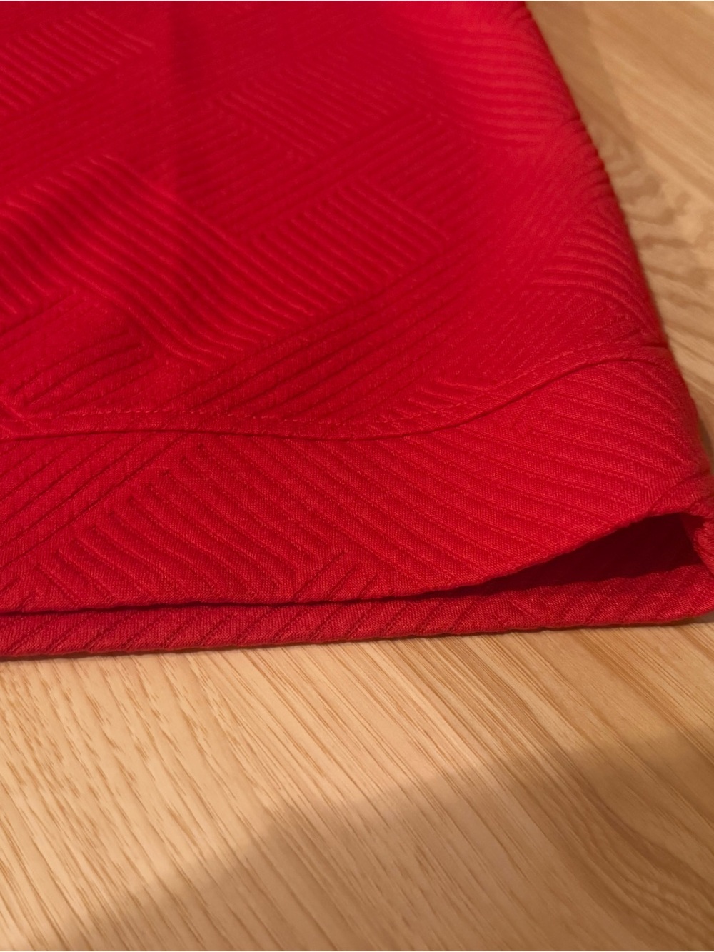 See and Be Seen Boutique Red Textured Cap Sleeve Top - Picture 5 of 5